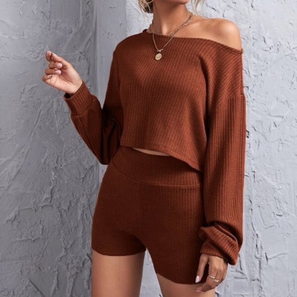 COMFY Ribbed Lounge Set - Off shoulder Top & Short - Picture 4 of 5